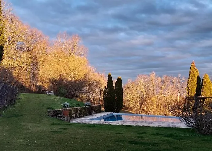 Manoir Le Moulinal47 - Vue Panoramique 招待所 科尔巴耶克